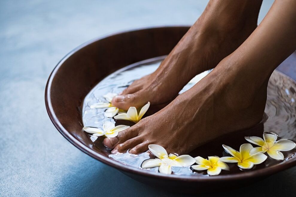 Foot bath for varicose veins